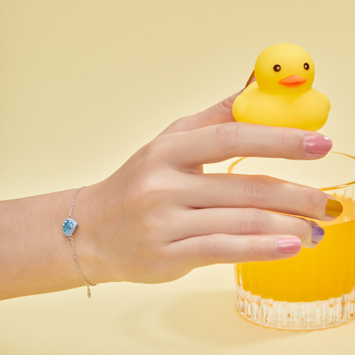 [Joyas Regalia] Pulsera romántica con forma de corazón brillante para enamorados