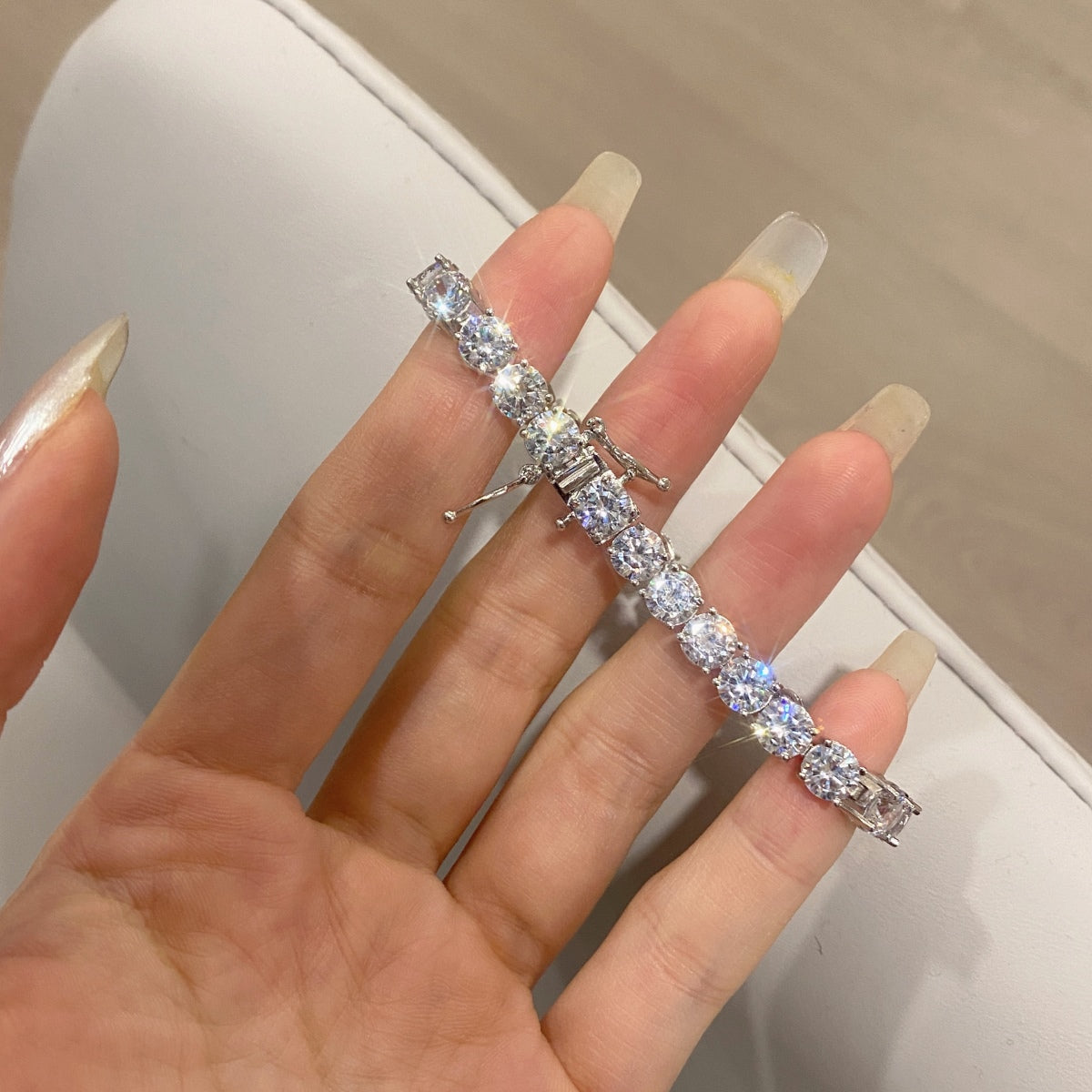 [Regalia jewelry]Ornate Sparkling Round Cut Wedding Bracelet