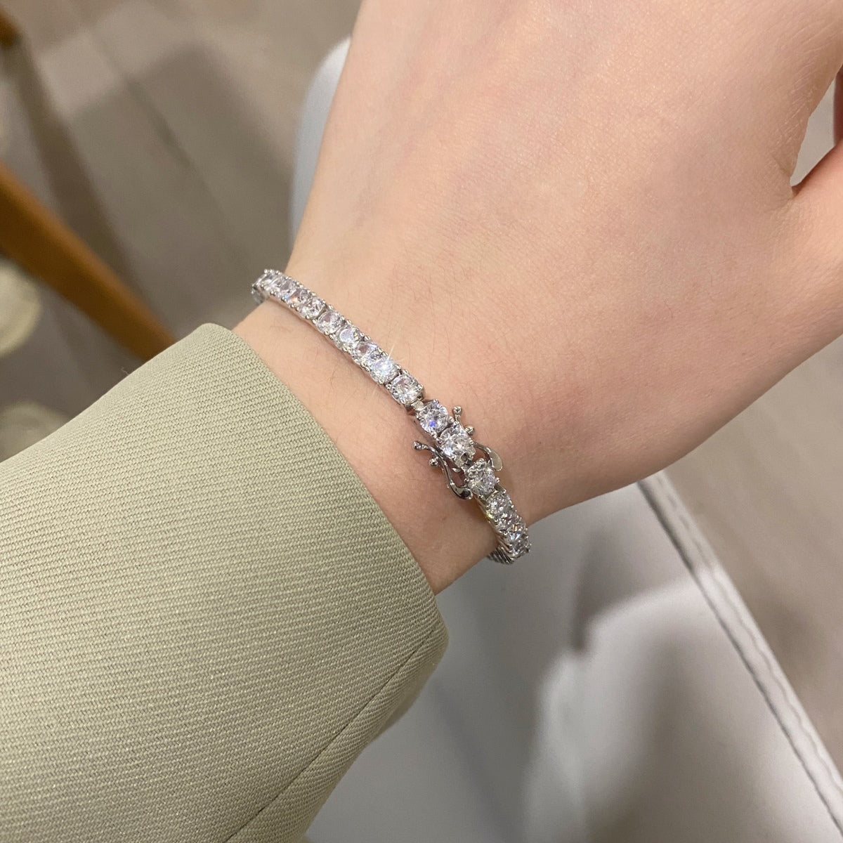 [Regalia jewelry]Luxurious Ornate Round Cut Tennis Bracelet