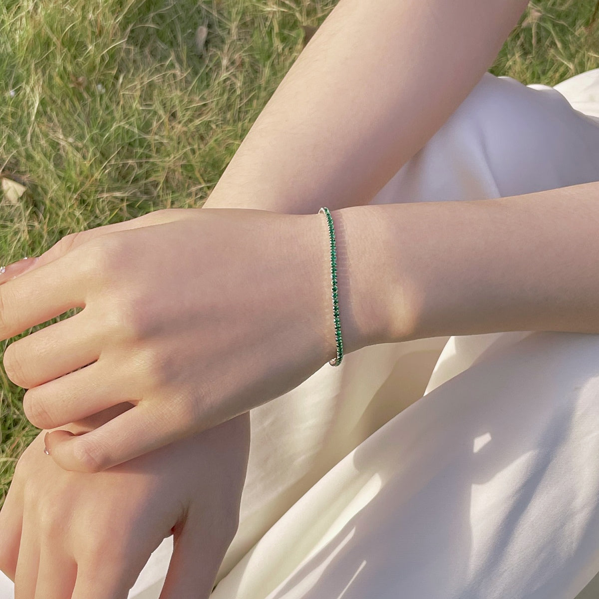 [Joyas Regalia] Pulsera de fiesta con corte redondo, radiante y colorida