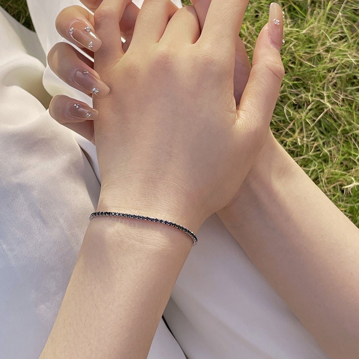 [Joyas Regalia] Pulsera de fiesta con corte redondo, radiante y colorida