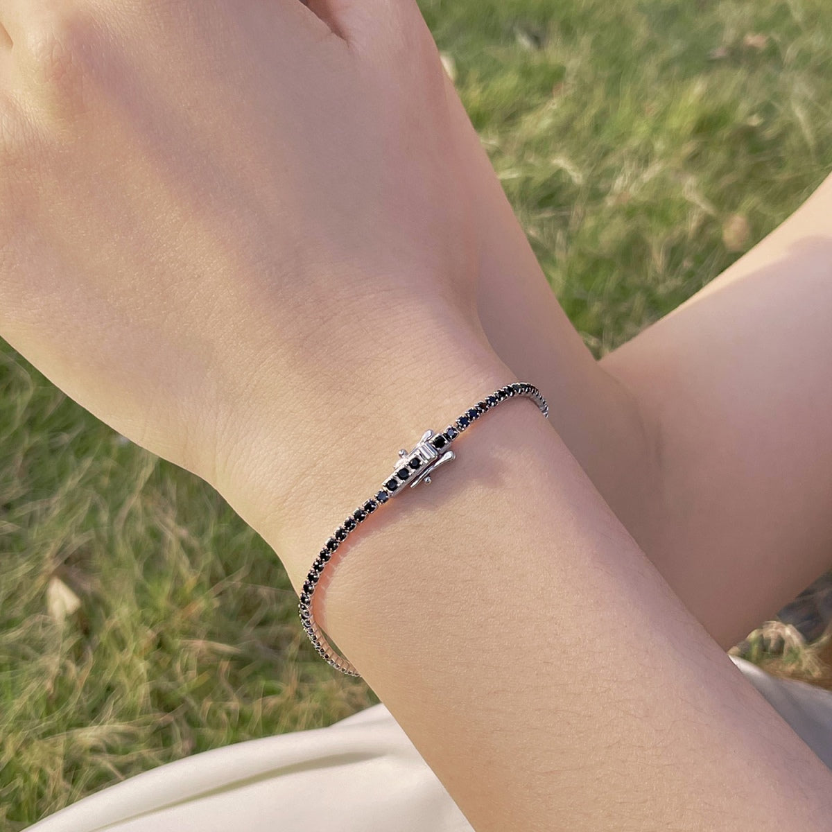 [Joyas Regalia] Pulsera de fiesta con corte redondo, radiante y colorida