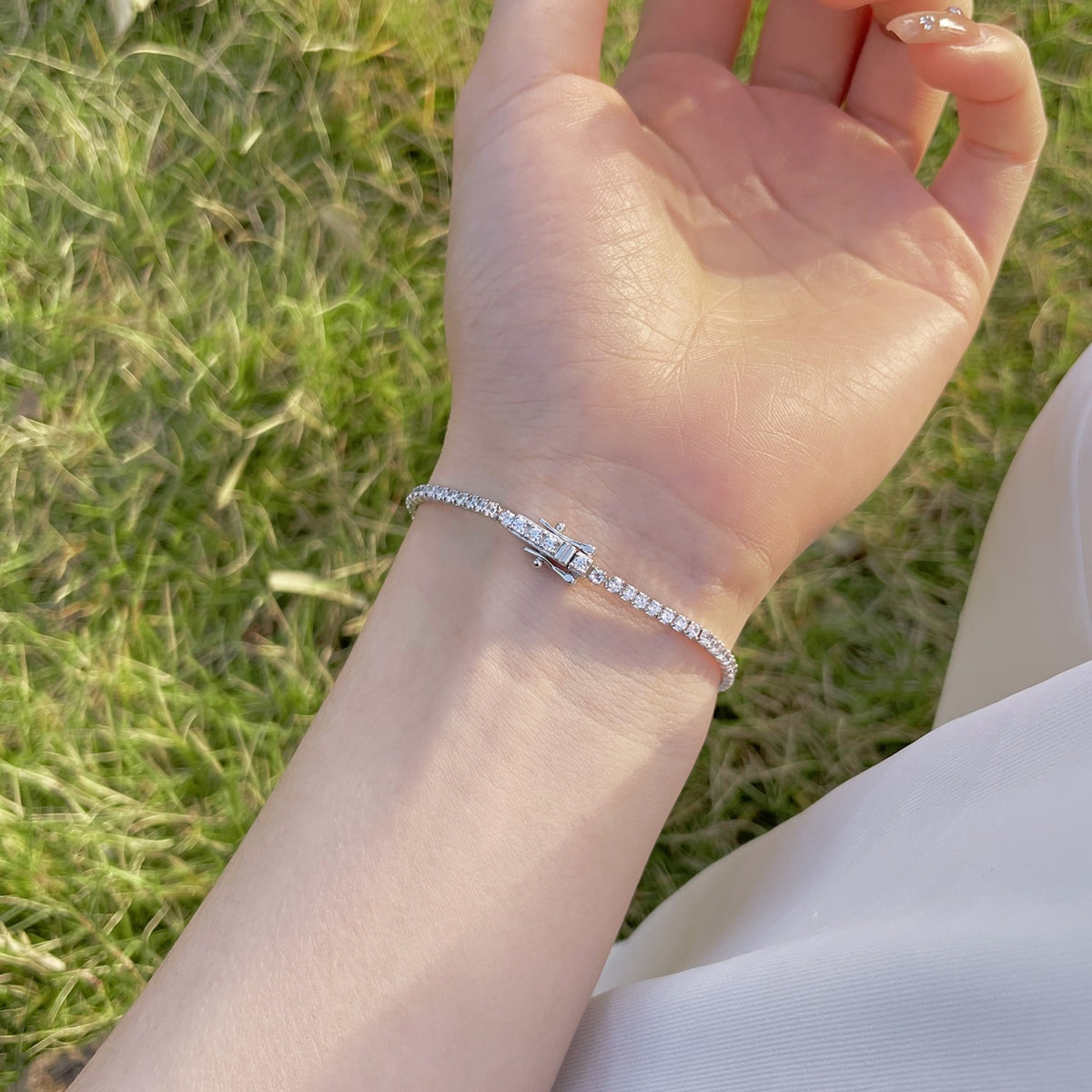 [Joyas Regalia] Pulsera de fiesta con corte redondo, radiante y colorida