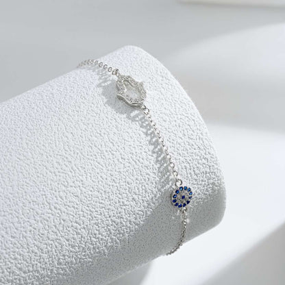 [Joyas Regalia] Collar con forma de Gost y forma redonda