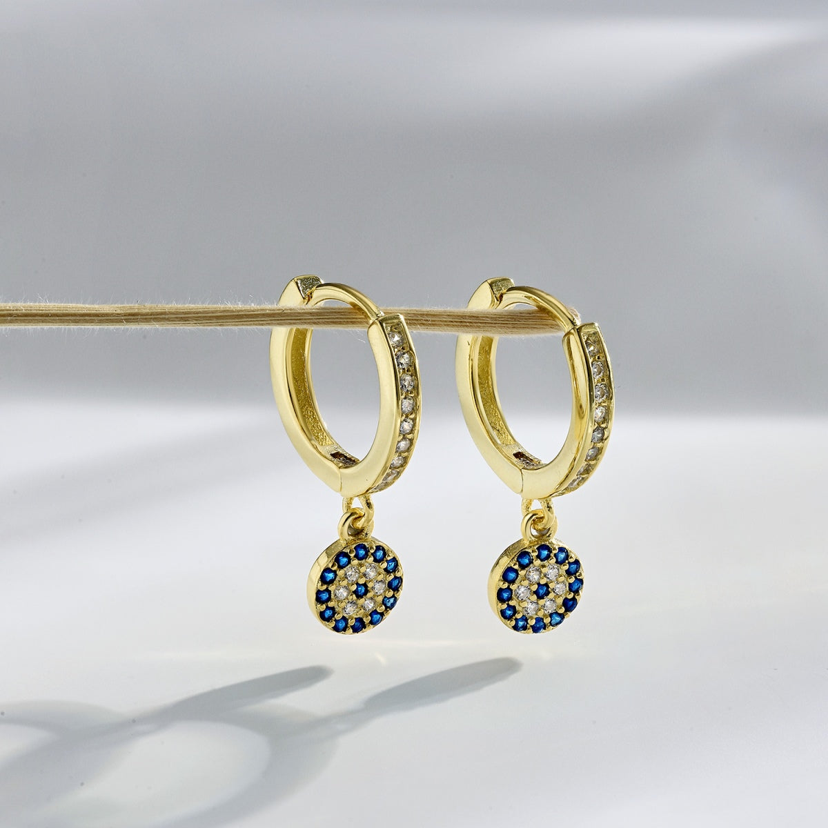 [Joyas Regalia] Pendientes únicos de ojo de diablo