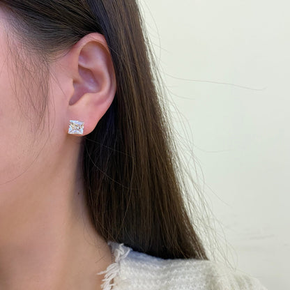 [Bijoux Regalia] Boucles d'oreilles à tige élégantes et brillantes avec pierre centrale carrée