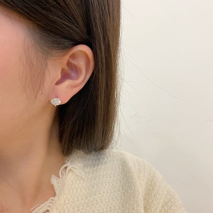 [Joyas Regalia] Elegantes pendientes con piedra central redonda y brillante