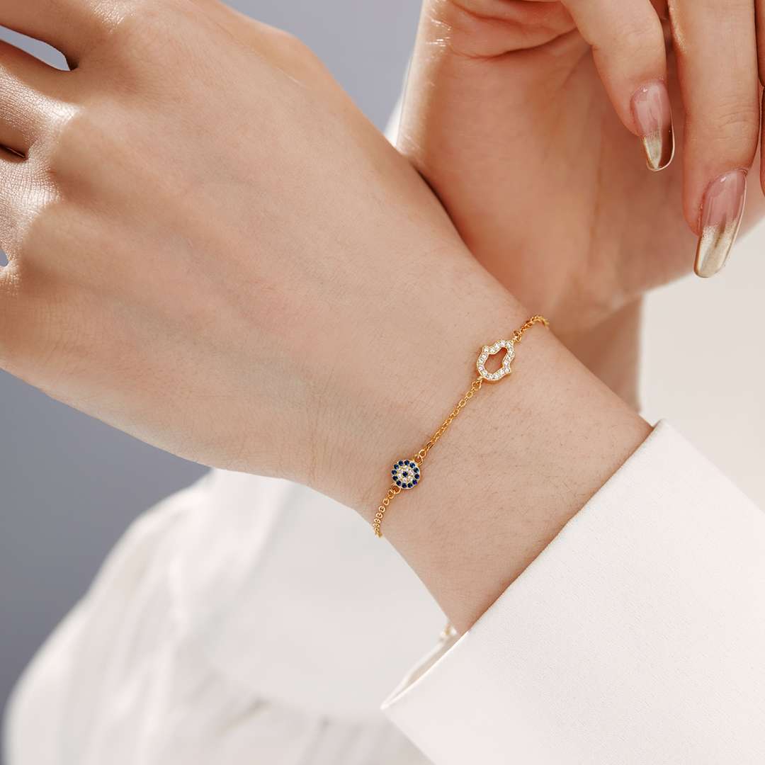[Joyas Regalia] Collar con forma de Gost y forma redonda