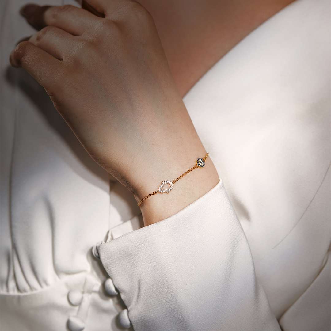 [Joyas Regalia] Collar con forma de Gost y forma redonda