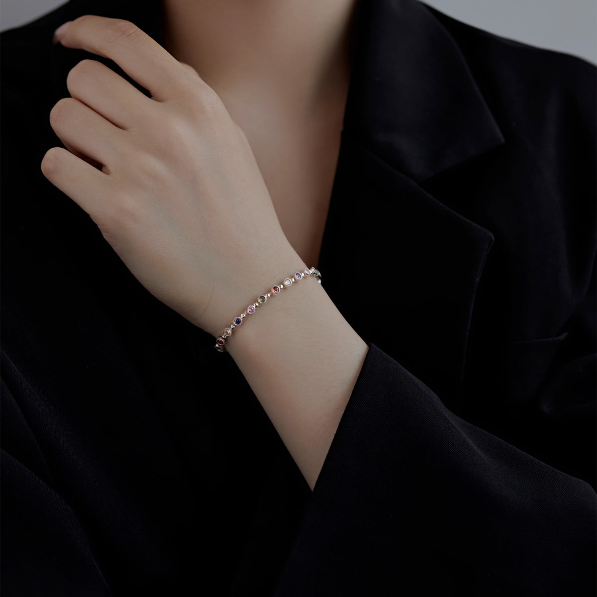 [Joyas Regalia] Pulsera de fiesta con corte redondo exquisito y brillante