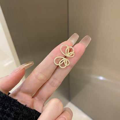 [Joyas Regalia] Exquisitos pendientes con forma de mariposa