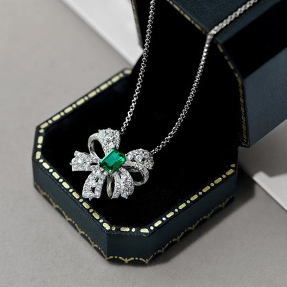 [Joyas Regalia] Collar lujoso con corte esmeralda en forma de flor
