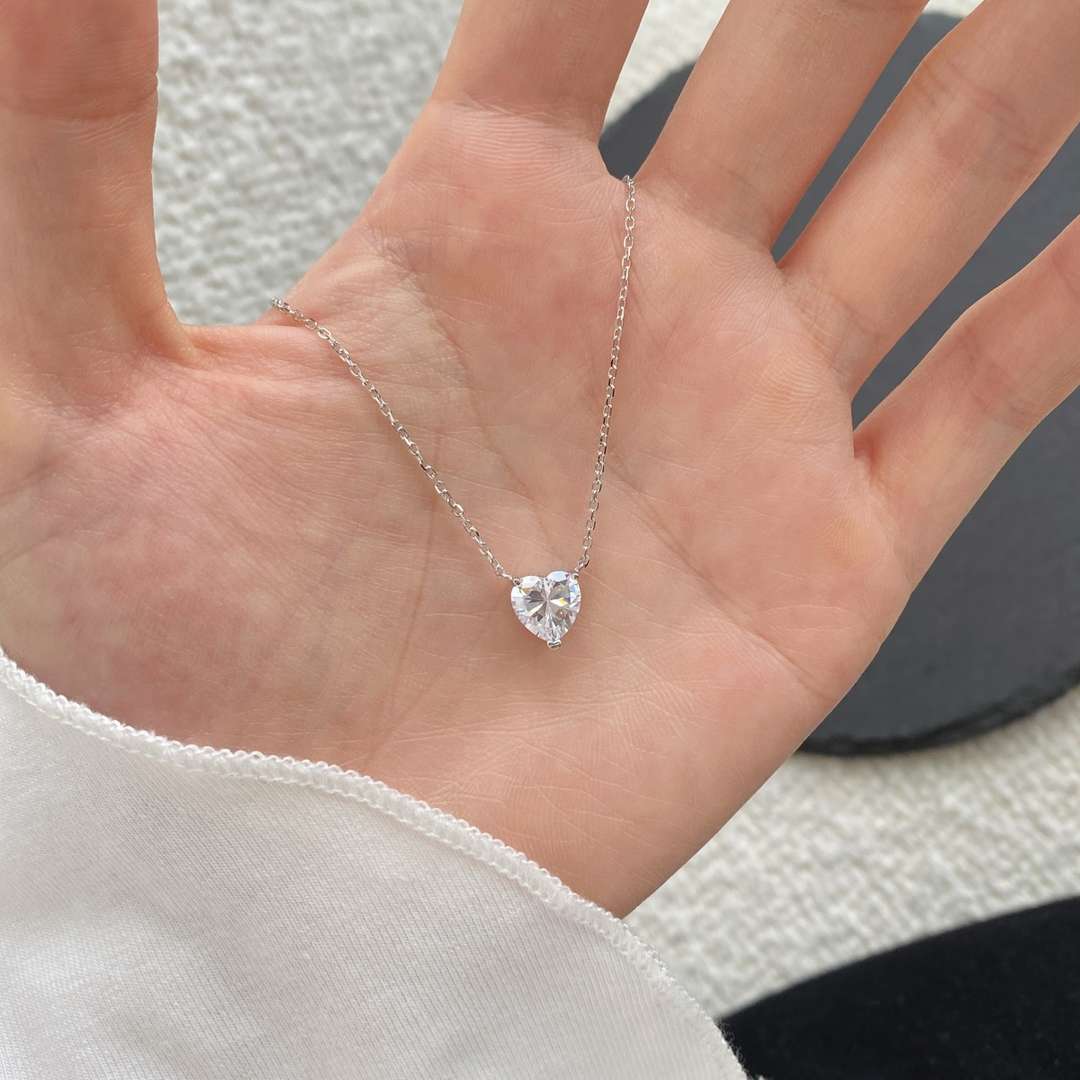 [Joyas Regalia] Collar con colgante de piedra principal en forma de corazón para clavícula