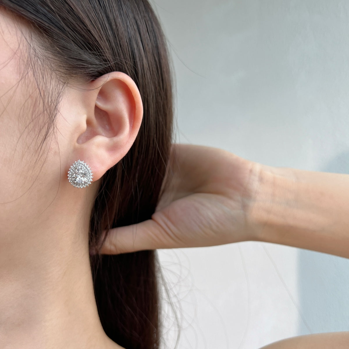 [Joyas Regalia] Delicados y hermosos pendientes de corte pera para uso diario