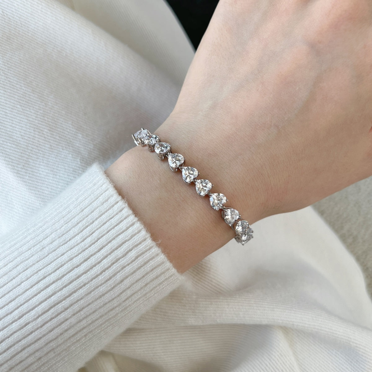 [Joyería Regalia] Pulsera elegante con forma de corazón romántico de 0,75 quilates