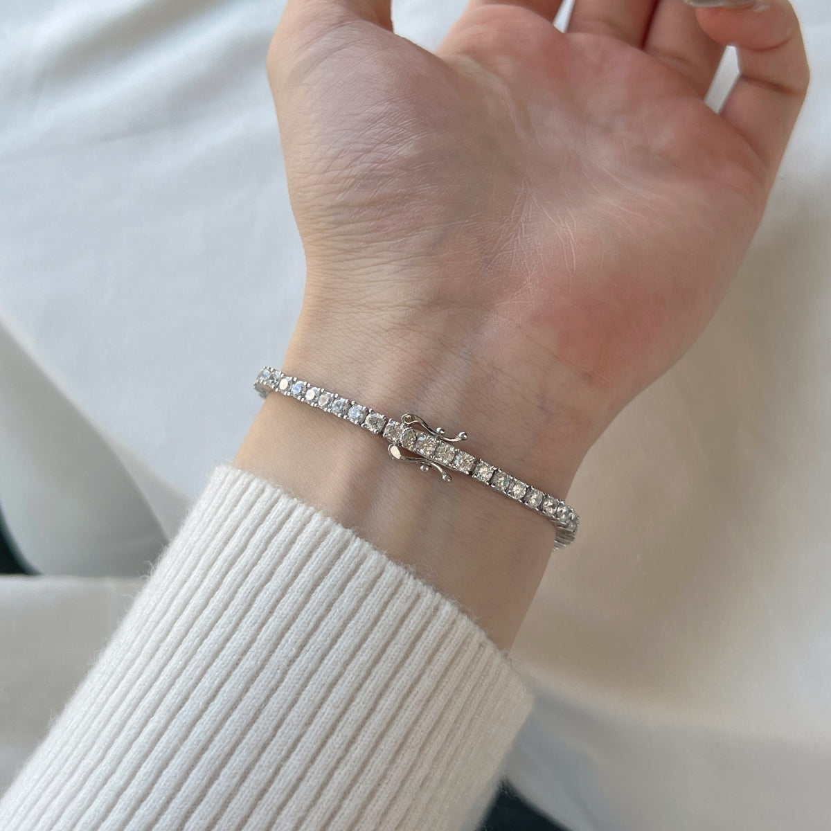 [Joyas Regalia] Delicada y encantadora pulsera de tenis de corte redondo