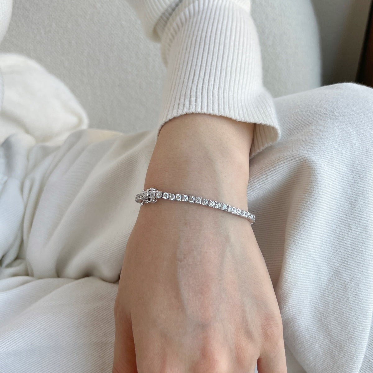 [Joyas Regalia] Delicada y encantadora pulsera de tenis de corte redondo