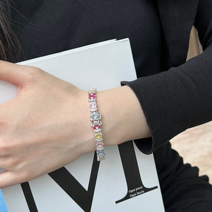 [Bijoux Regalia] Bracelet de fête délicat et coloré à plusieurs coupes