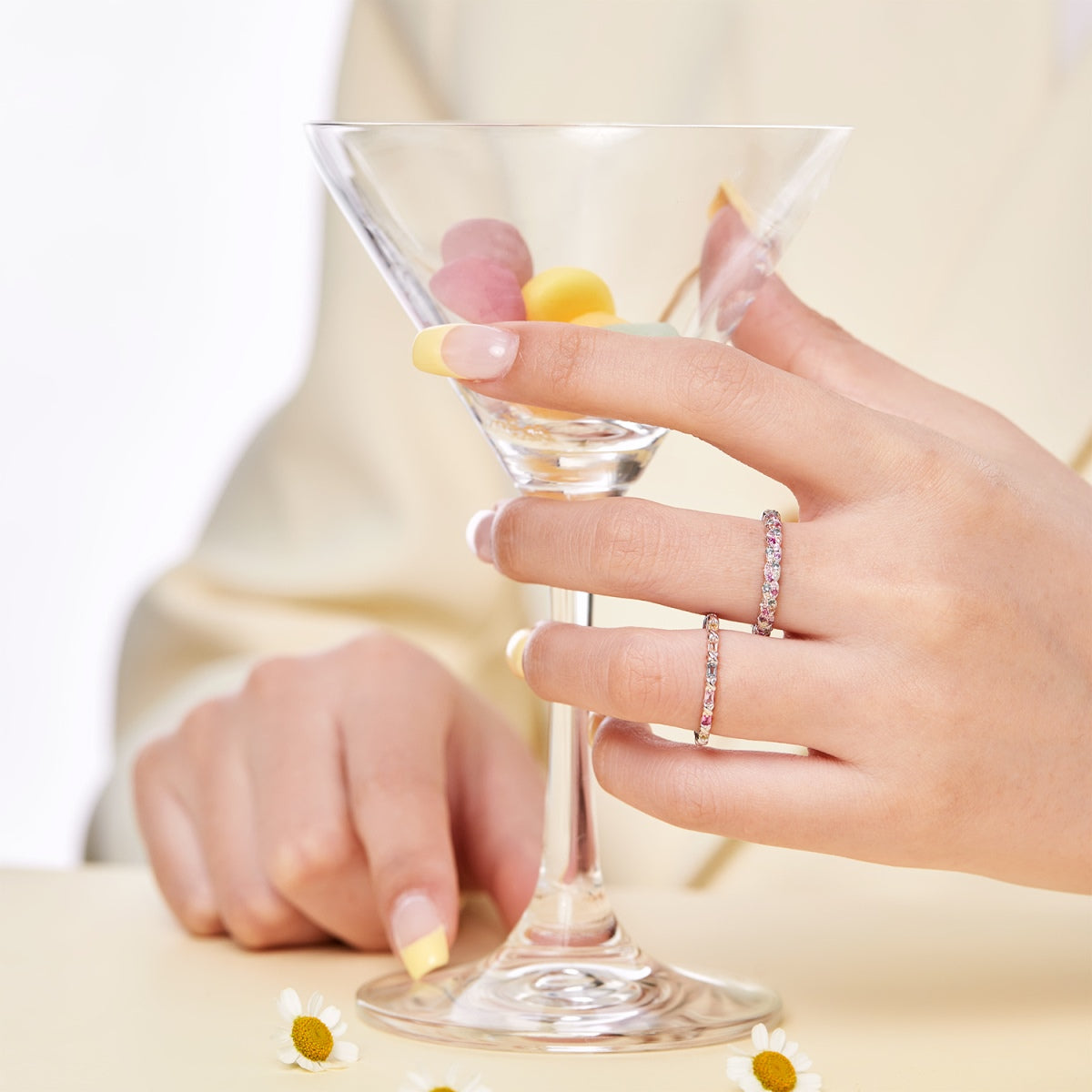 [Joyas Regalia] Anillo diario de corte redondo, delicado y exuberante