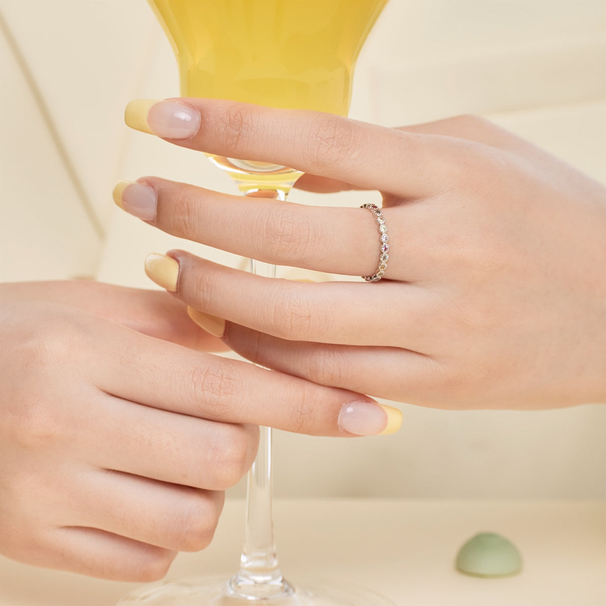 [Joyas Regalia] Anillo diario de corte redondo brillante y radiante