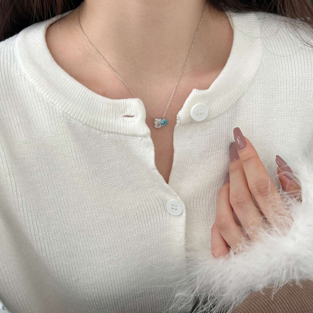 [Bijoux Regalia] Collier éblouissant en forme de carré et de cœur
