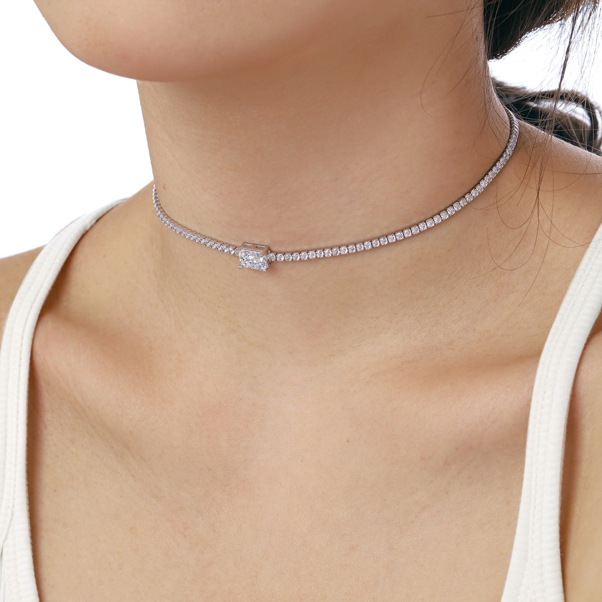 [Joyas Regalia] Collar de talla esmeralda ornamentada de 2,0 quilates