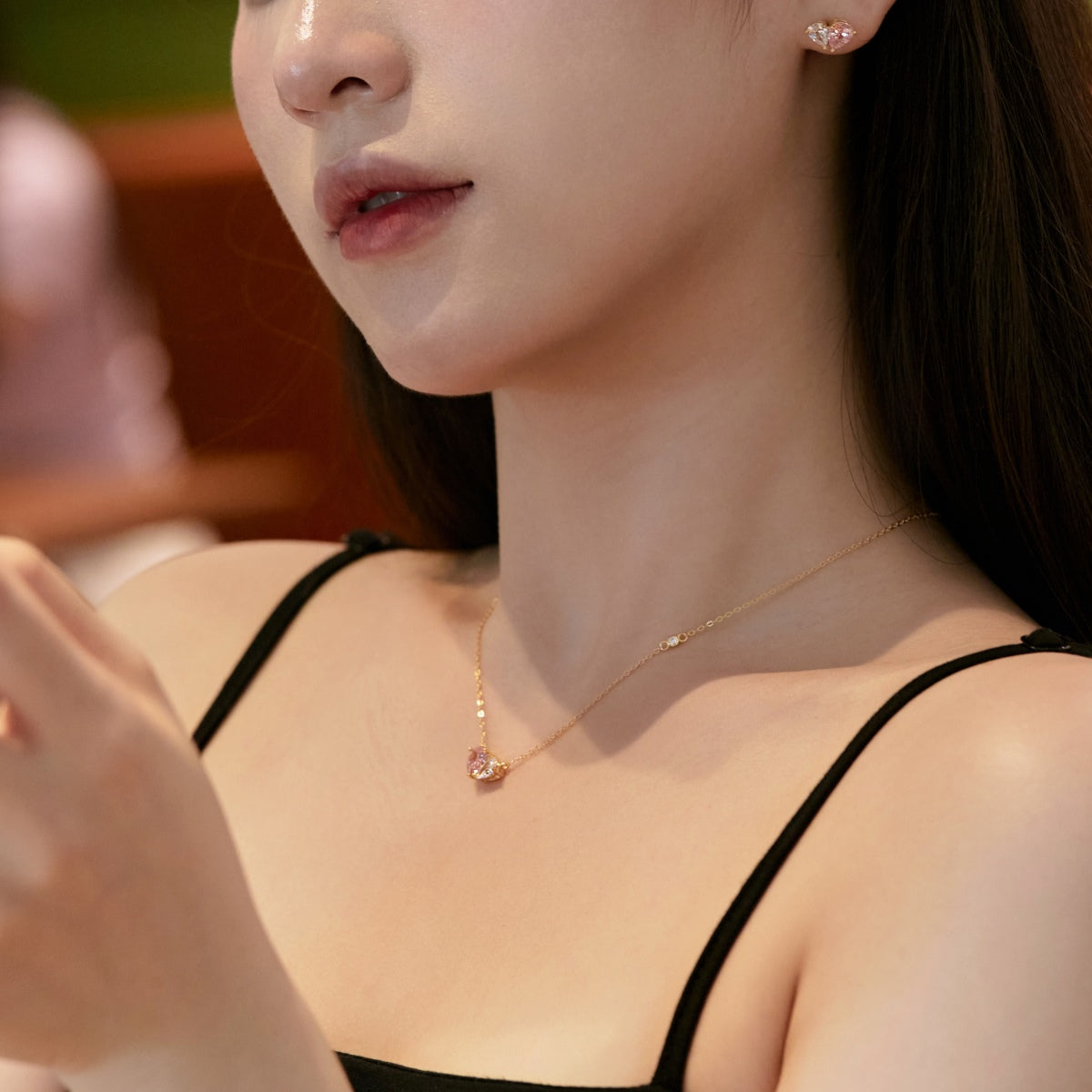 [Joyas Regalia] Pendientes deslumbrantes y elegantes con corte de corazón