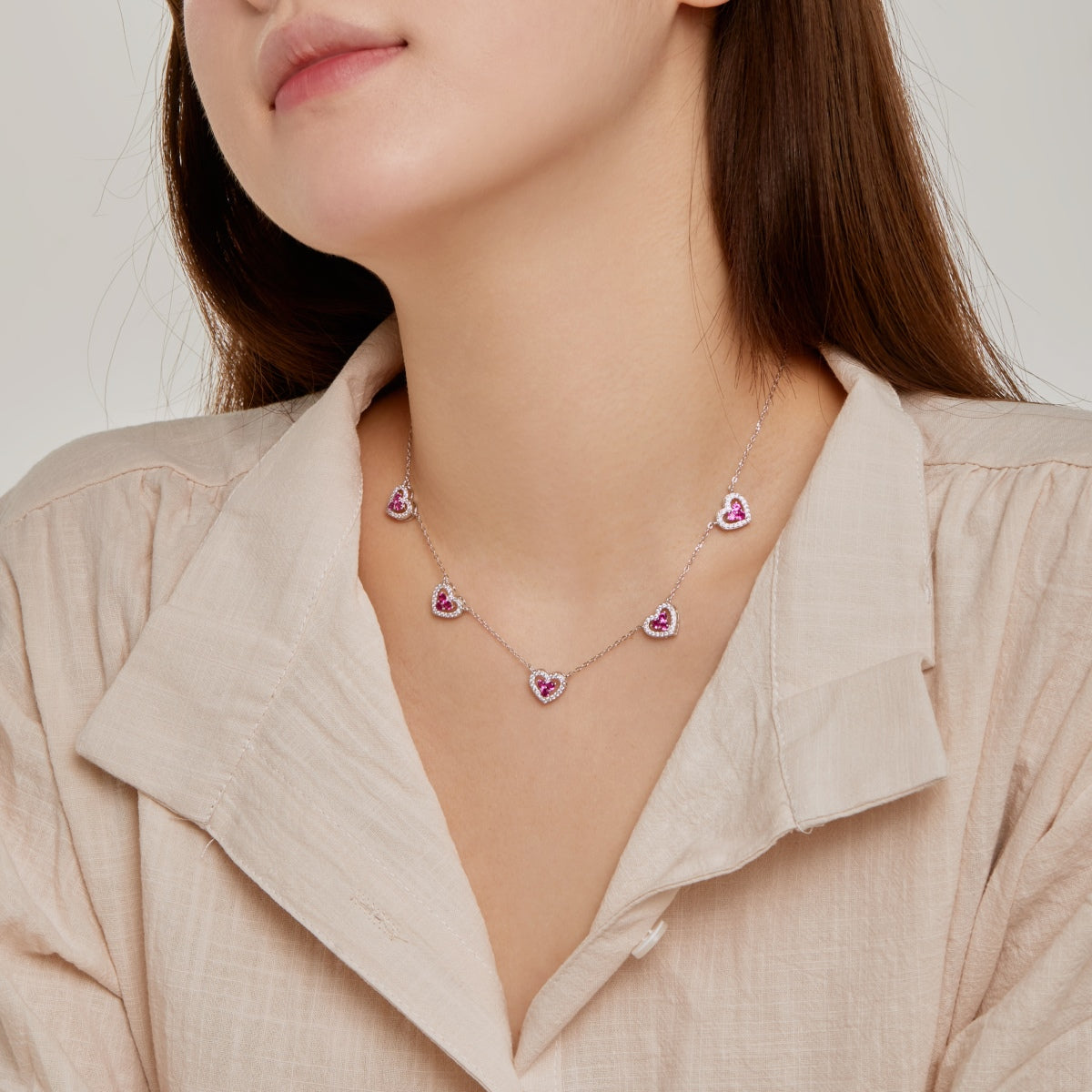 [Joyas Regalia]Collar de cinco corazones brillantes