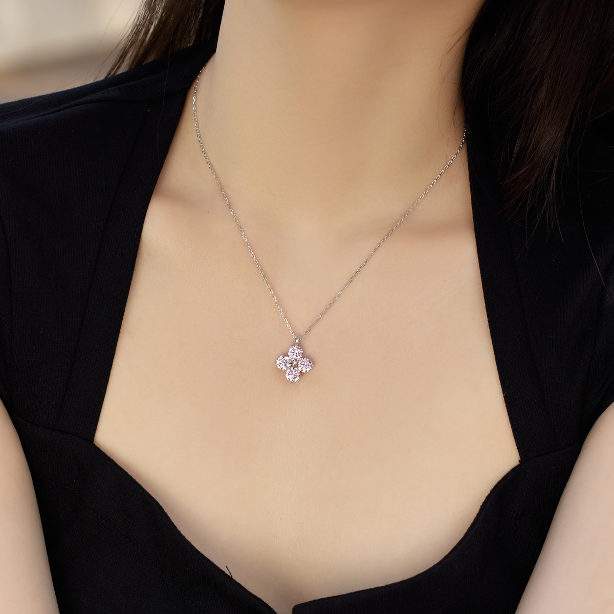 [Joyas Regalia] Collar de trébol de cuatro hojas y estrella de ocho puntas