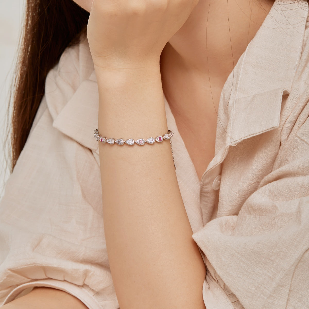 [Joyería Regalia] Pulsera diaria con forma de gota de agua radiante de 0,25 quilates