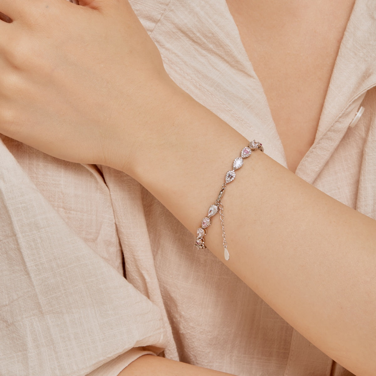 [Joyería Regalia] Pulsera diaria con forma de gota de agua radiante de 0,25 quilates