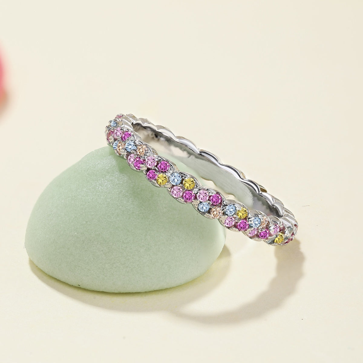 [Joyas Regalia] Anillo diario de corte redondo, delicado y exuberante