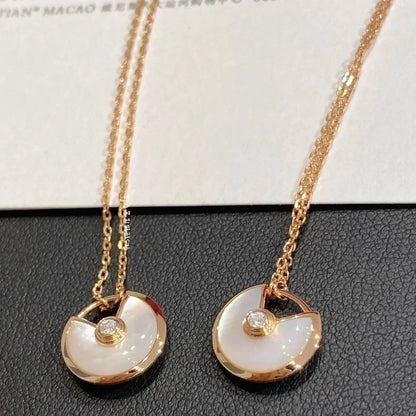 [Joyas Regalia] COLLAR AMULETTE DE ORO ROSA CON TRAPEADOR