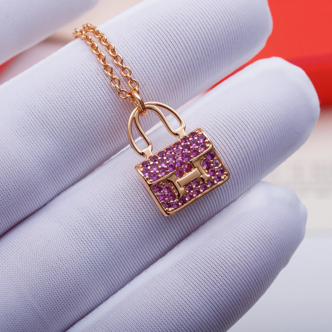 [Bijoux Regalia] COLLIER PENDENTIF CONSTANCE EN DIAMANT VIOLET