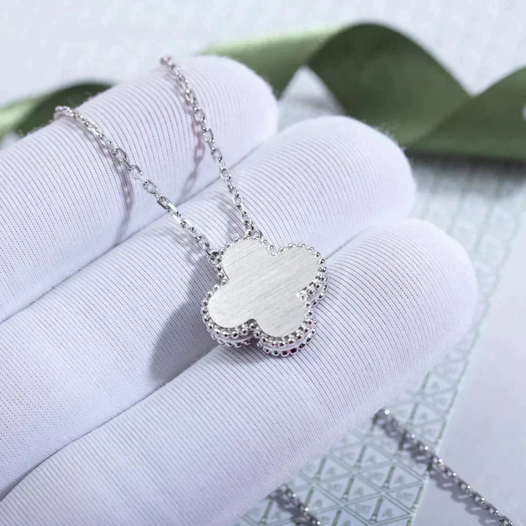 [Joyas Regalia] COLLAR DE LÁSER DE DIAMANTES DE 15 MM DE TRÉBOL DE PLATA