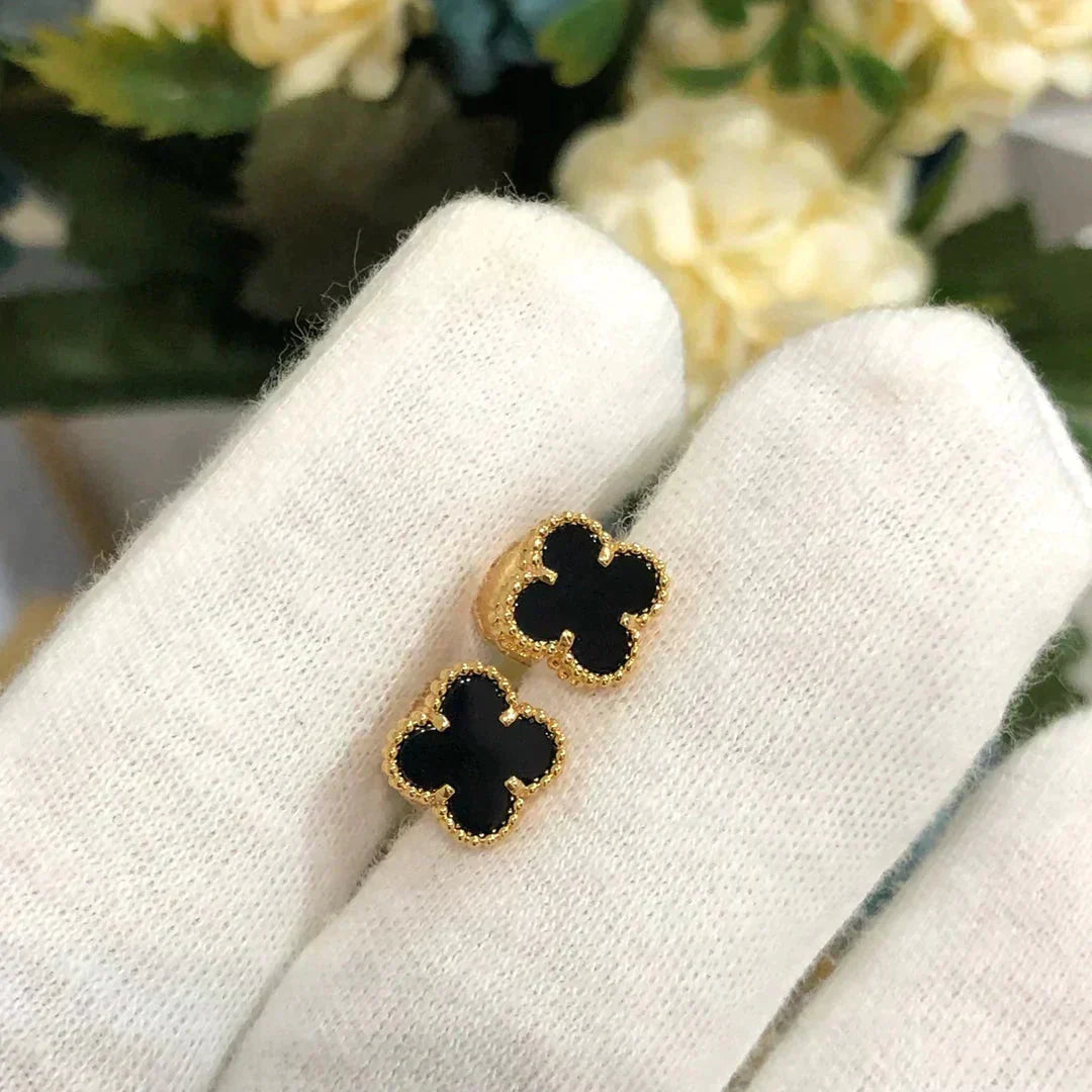 [Joyas Regalia] PENDIENTES MINI TRÉBOL DE 9,5 MM DE MOPA NEGRA