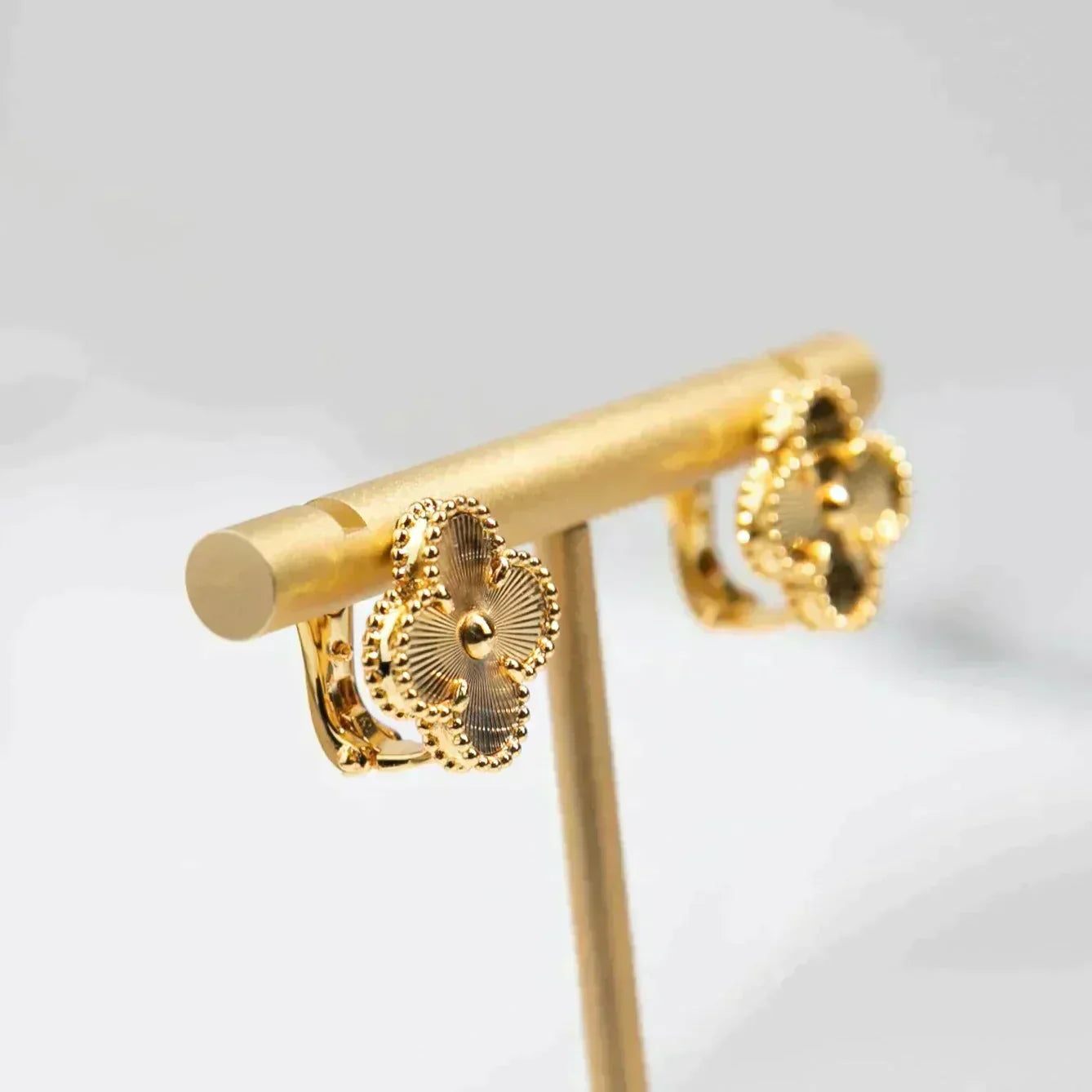 [Bijoux Regalia] BOUCLES D'OREILLES CLOVER MOYENNES 1 MOTIFS LASER