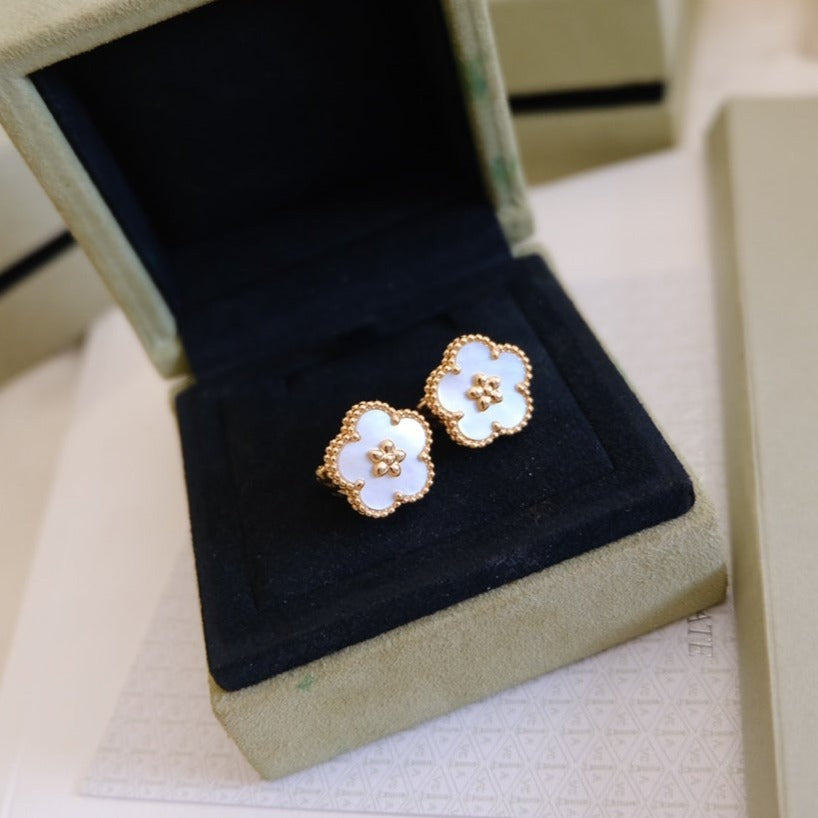 [Joyas Regalia] PENDIENTES DE LA SUERTE DE ORO ROSA Y AZULEJOS BLANCOS 