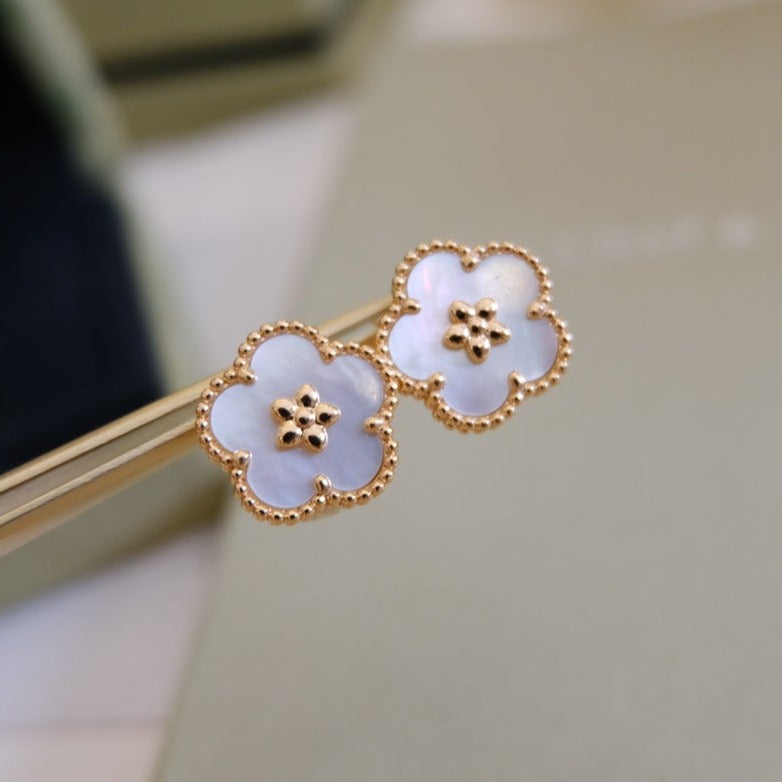[Joyas Regalia] PENDIENTES DE LA SUERTE DE ORO ROSA Y AZULEJOS BLANCOS 