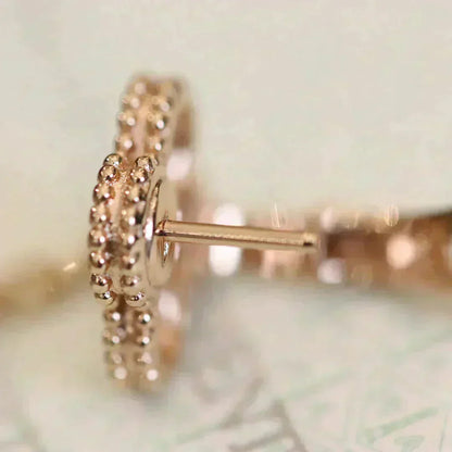 [Joyas Regalia] PENDIENTES DE TRÉBOL MEDIANOS CON 1 MOTIVO Y DIAMANTES