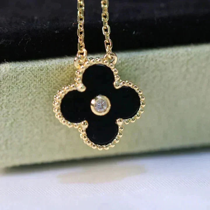 [Bijoux Regalia] COLLIER TRÈFLE DIAMANT ONYX 15 MM