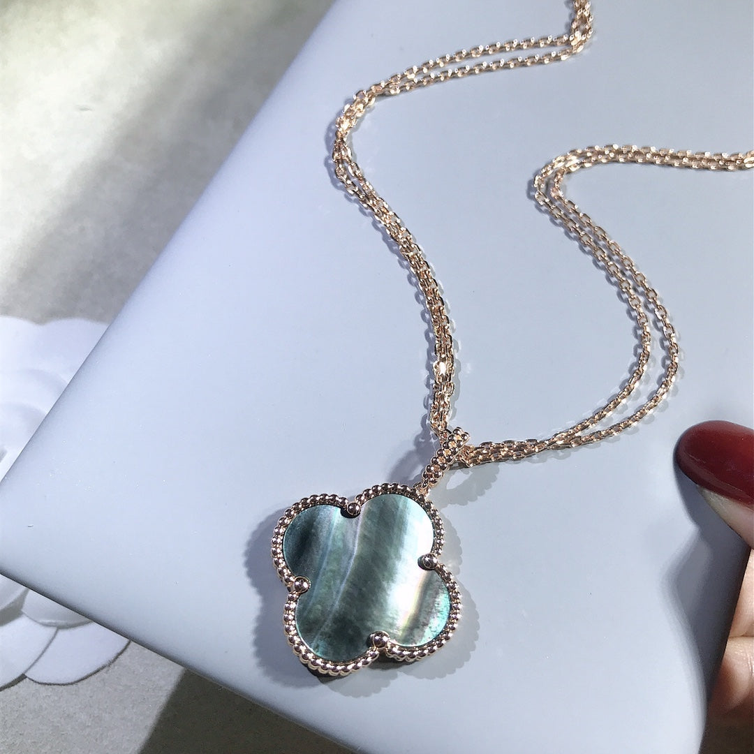 [Bijoux Regalia] COLLIER TRÈFLE EN OR 25 MM AVEC GRAND TRÈFLE