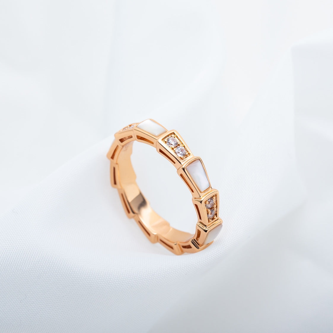 [Bijoux Regalia] BAGUE SERPENTI OR ROSE DIAMANT NACRE 3MM