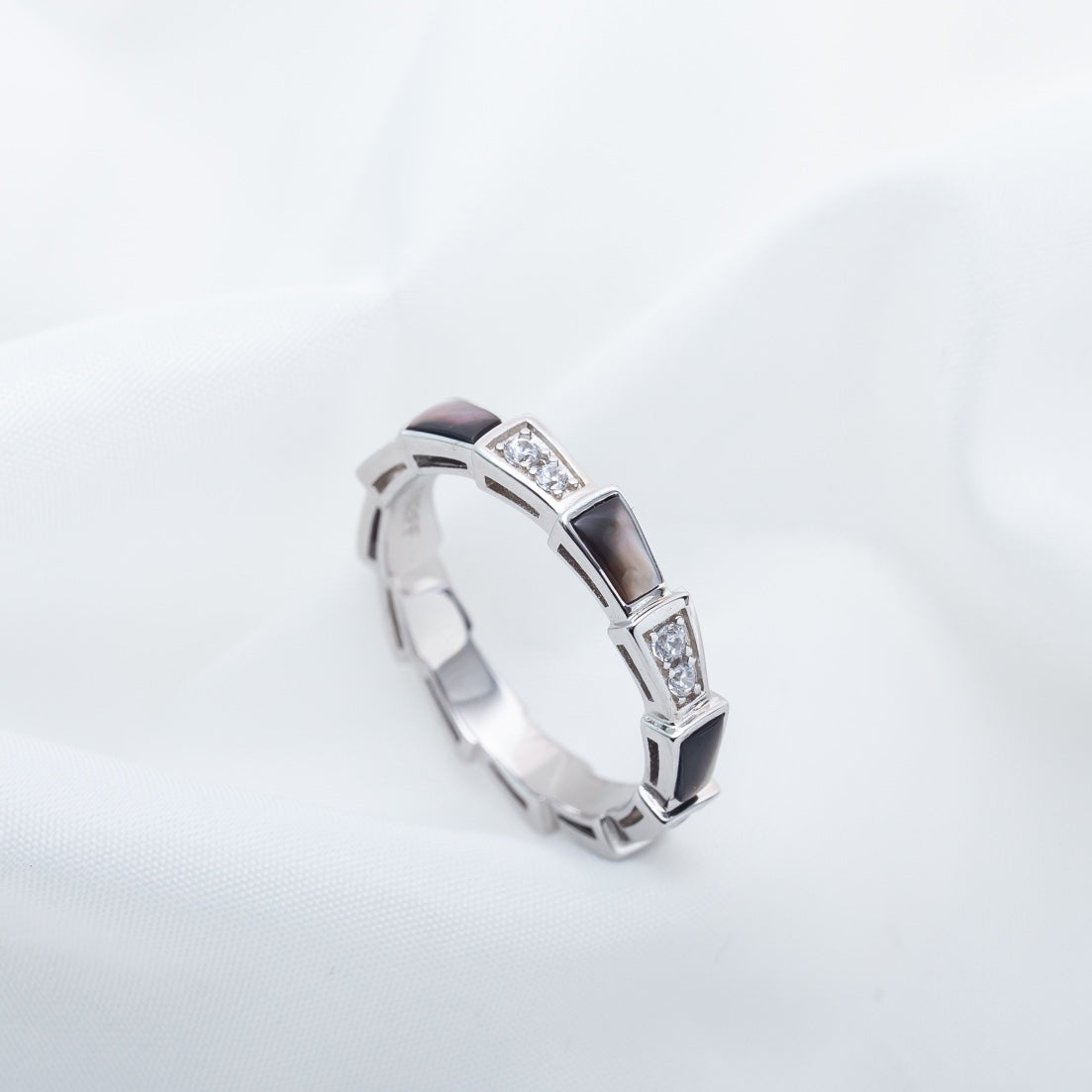 [Joyas Regalia] ANILLO SERPENTI PLATA DIAMANTE NEGRO MOP 3MM
