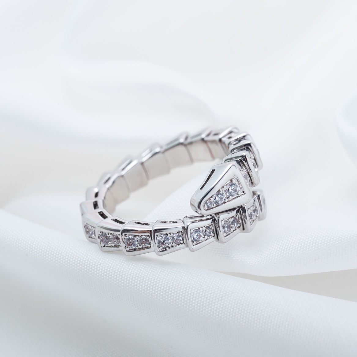 [Joyas Regalia] ANILLO SERPENTI PLATA CON DIAMANTES PAVÉ 4MM