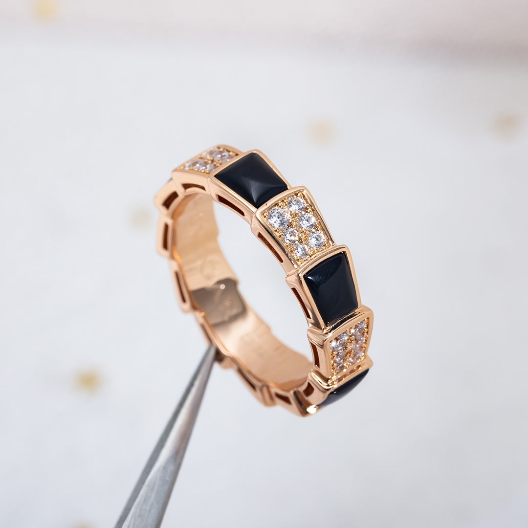 [Joyas Regalia] ANILLO SERPENTI ORO ROSA NEGRO CON DIAMANTES PAVÉ 4 MM