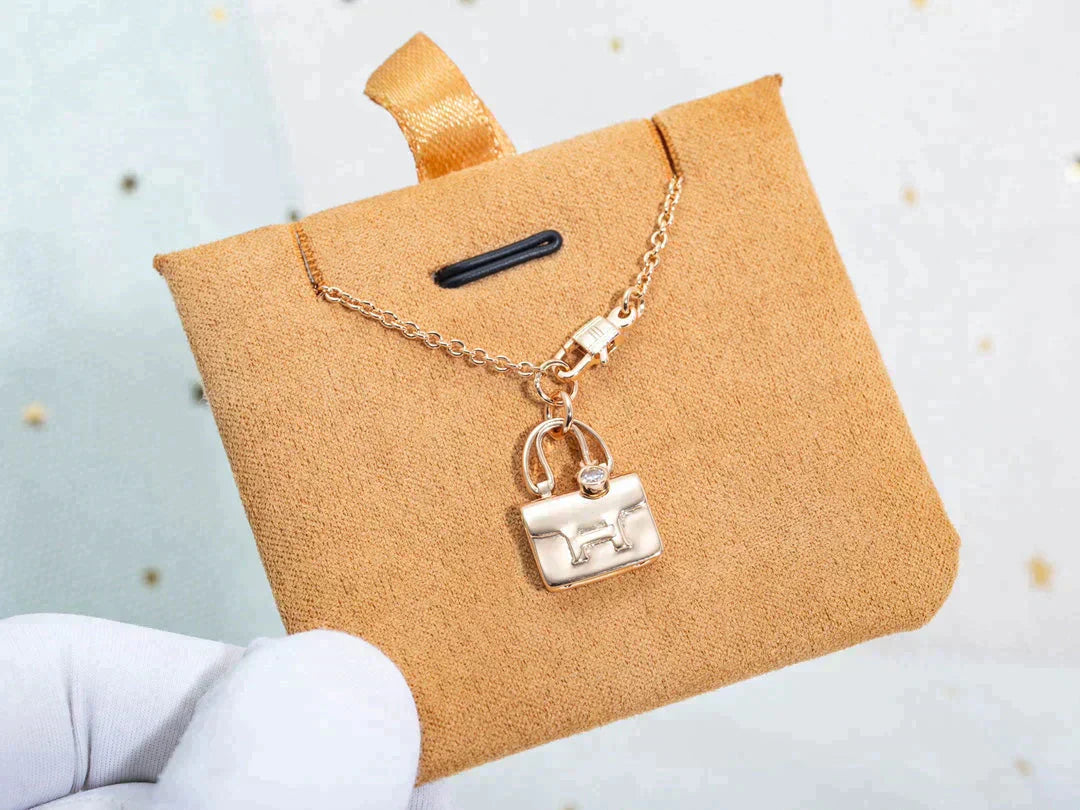 [Bijoux Regalia] COLLIER AMULETTE PÉDANT EN OR ROSE