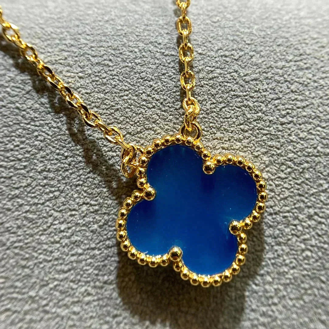 [Bijoux Regalia] COLLIER EN AGATE BLEUE TRÈFLE 15 MM