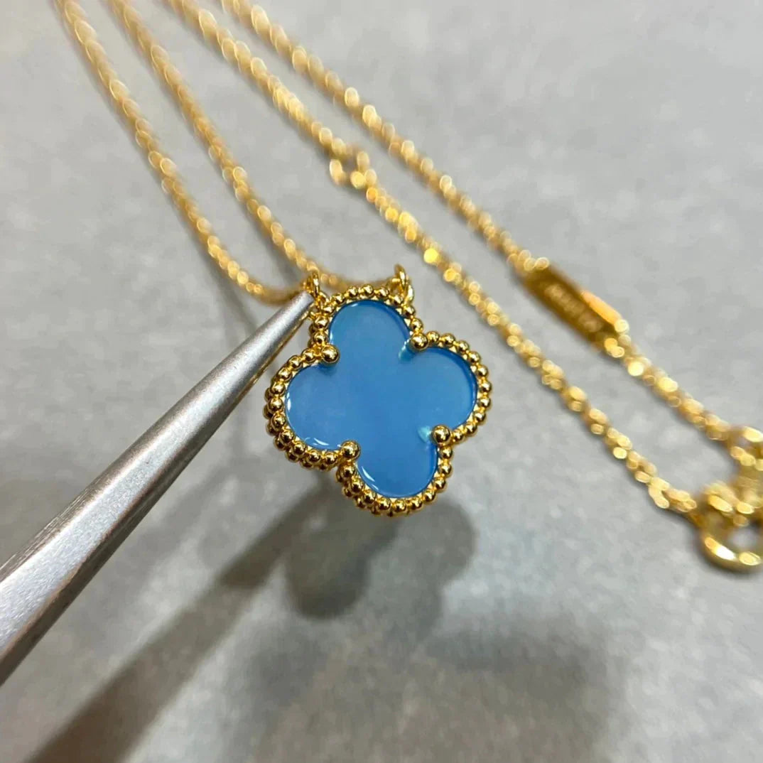 [Bijoux Regalia] COLLIER EN AGATE BLEUE TRÈFLE 15 MM