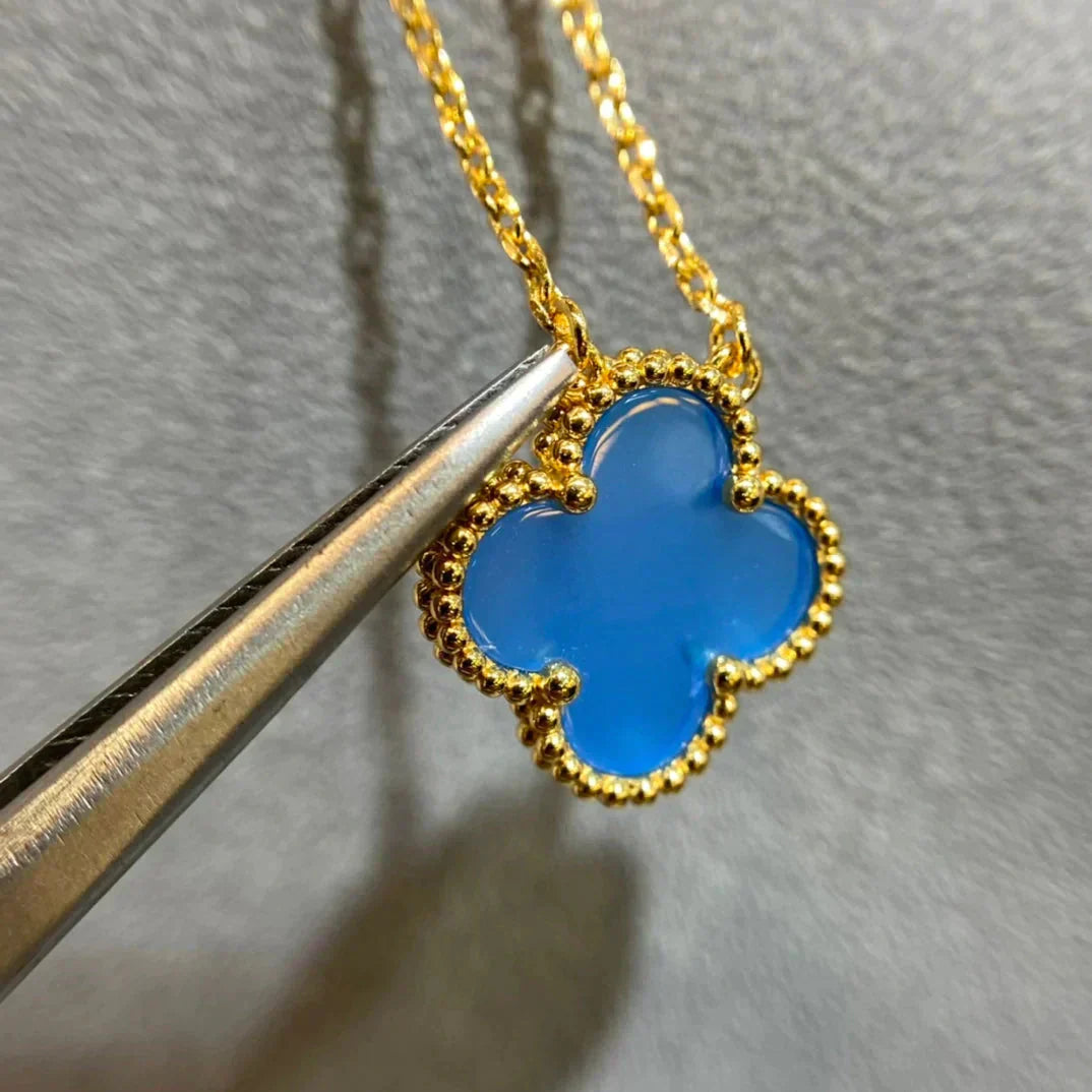 [Bijoux Regalia] COLLIER EN AGATE BLEUE TRÈFLE 15 MM